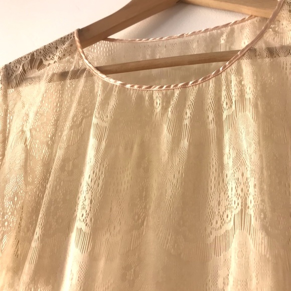 American Apparel Blush Lace Tee with Satin Lined Collar and Hem size M - Picture 4 of 9